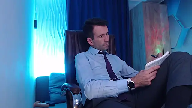 Snapshot of SteveTiger chatting on 10-19-25, 03:45 SteveTiger online show from 10-19-25, 03:45