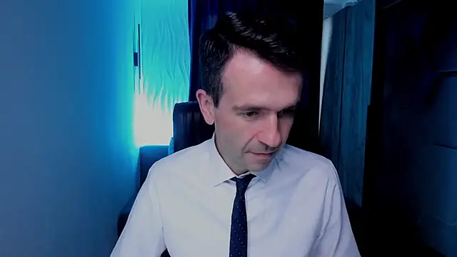 Snapshot of SteveTiger chatting on 10-20-25, 01:22 SteveTiger online show from 10-20-25, 01:22