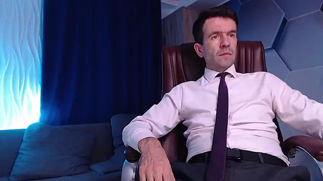 Snapshot of SteveTiger chatting on 10-30-25, 03:41 SteveTiger online show from 10-30-25, 03:41