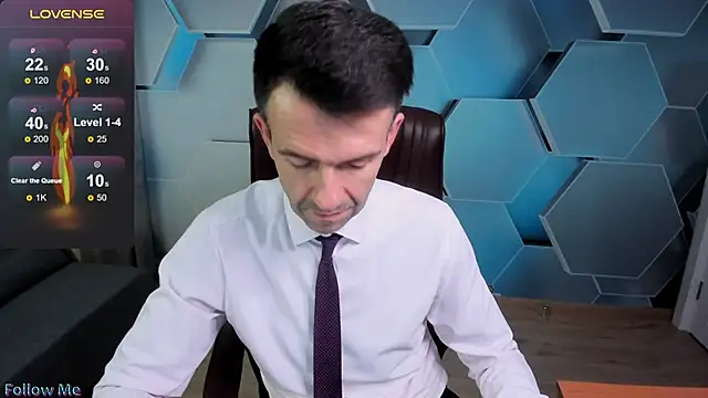 Snapshot of SteveTiger chatting on 11-20-25, 12:49 SteveTiger online show from 11-20-25, 12:49