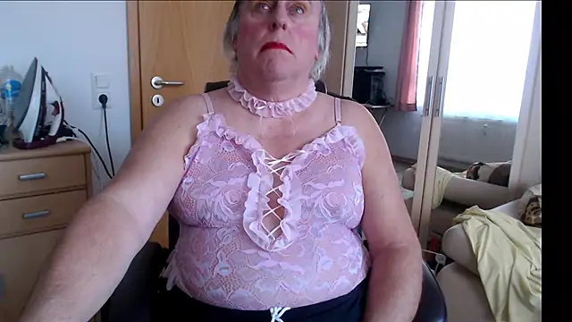 Sissygera online show from 01-08-25, 01:09