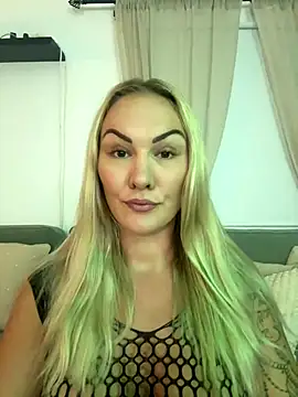 Snapshot of NastyMilf_ chatting on 10-11-25, 06:06 NastyMilf online show from 10-11-25, 06:06