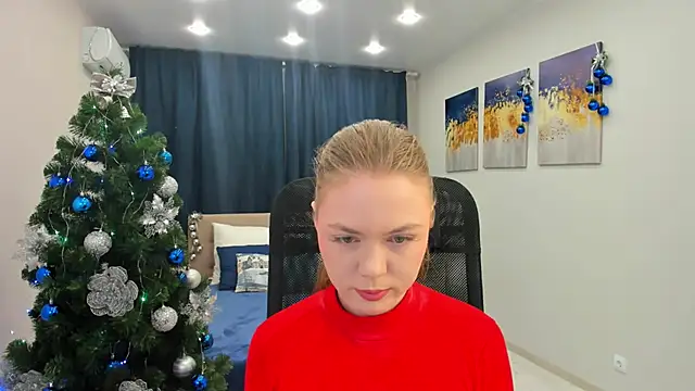 Strawberrye online show from 12-17-24, 11:28