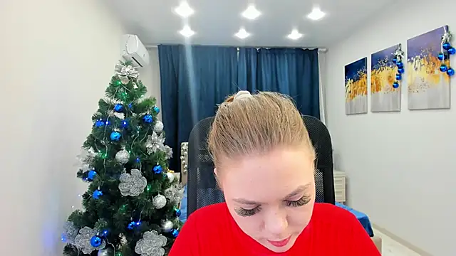 Strawberrye online show from 12-28-24, 02:32