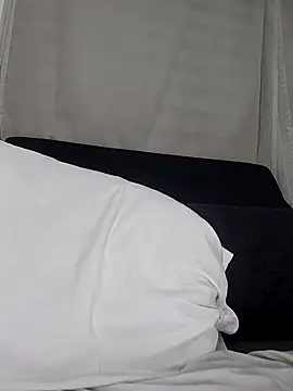 Snapshot of estrella_tasty chatting on 12-05-25, 12:41 estrella tasty online show from 12-05-25, 12:41