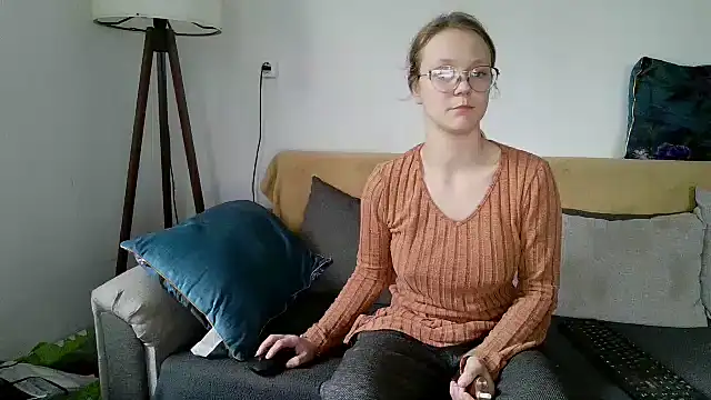 little-leni online show from 12-15-25, 08:29