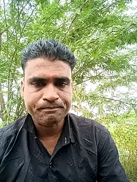 Snapshot of Javedmax chatting on 10-24-25, 08:11 Javedmax online show from 10-24-25, 08:11