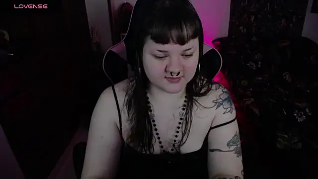 Snapshot of Bdsm_and_fries chatting on 10-23-25, 10:30 Bdsm and fries online show from 10-23-25, 10:30