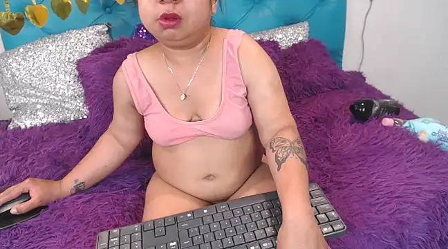 SARAWILLS online show from 01-18-25, 01:40
