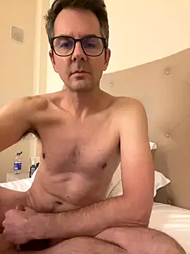 Snapshot of real6outdoors chatting on 11-15-25, 09:54 real6outdoors online show from 11-15-25, 09:54