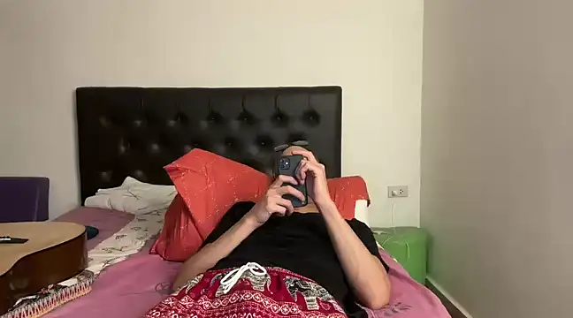 CamCrestXXX online show from 01-15-25, 04:00