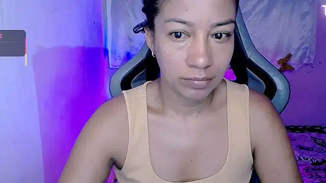 ninatiny online show from 10-15-25, 07:52