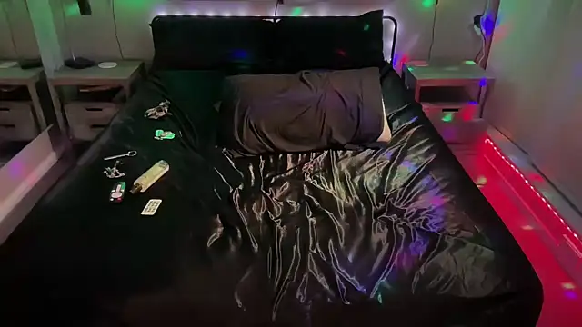 MikyFoxx online show from 02-05-26, 06:07