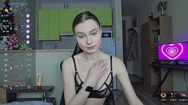 Snapshot of _Sweet_Lilit_ chatting on 01-07-25, 10:43 Sweet Lilit online show from 01-07-25, 10:43