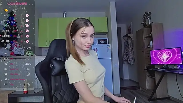 Snapshot of _Sweet_Lilit_ chatting on 01-15-25, 10:38 Sweet Lilit online show from 01-15-25, 10:38