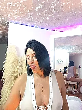 Snapshot of zullyxhot chatting on 10-03-25, 10:18 zullyxhot online show from 10-03-25, 10:18