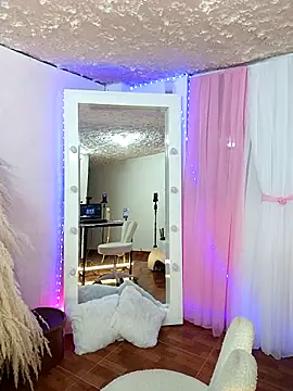 Snapshot of zullyxhot chatting on 10-15-25, 10:54 zullyxhot online show from 10-15-25, 10:54