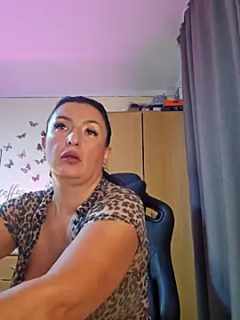 Hotangel75 online show from 10-22-25, 08:47