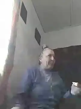 Snapshot of Cerd_Ayaz chatting on 03-12-25, 08:08 Cerd Ayaz online show from 03-12-25, 08:08