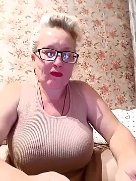 Snapshot of Cerd_Ayaz chatting on 10-13-25, 06:41 Cerd Ayaz online show from 10-13-25, 06:41