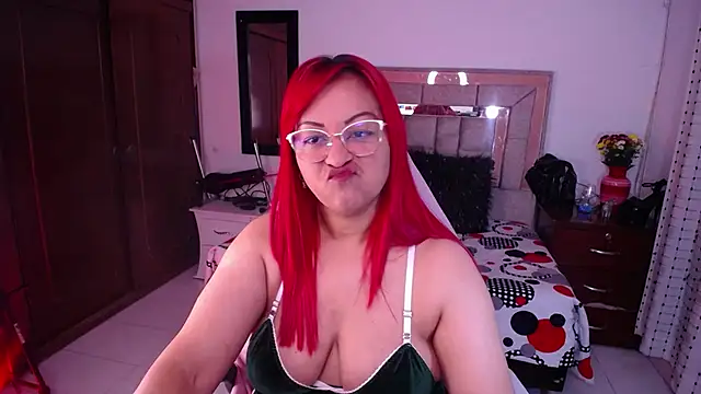 salomecastro  online show from 02-04-25, 01:23
