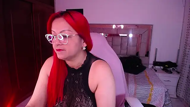 salomecastro  online show from 10-22-25, 03:18