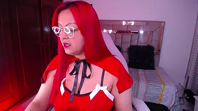 salomecastro  online show from 10-27-25, 02:48