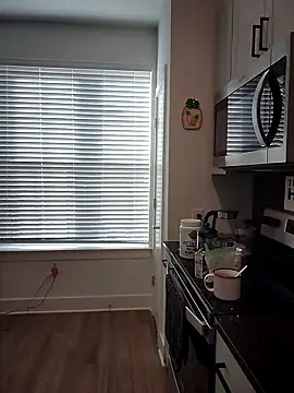 Snapshot of HollyTattoo chatting on 12-06-24, 02:28 HollyTattoo online show from 12-06-24, 02:28