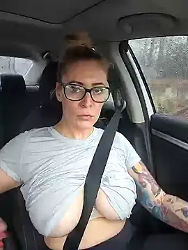 Snapshot of HollyTattoo chatting on 12-28-24, 06:08 HollyTattoo online show from 12-28-24, 06:08