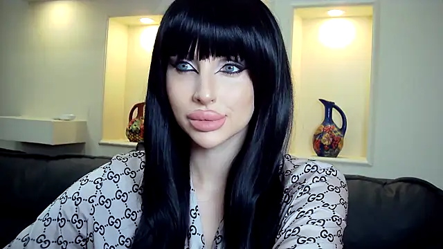 Snapshot of Lady_Joli chatting on 11-16-25, 01:49 Lady Joli online show from 11-16-25, 01:49