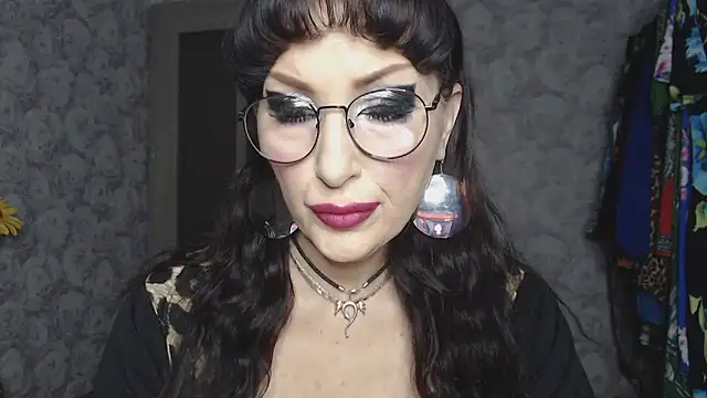 Aziza1 online show from 12-21-25, 12:12