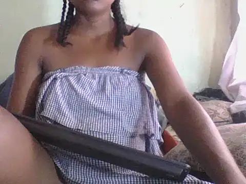 Snapshot of Hamie_sexy chatting on 02-07-25, 07:29 Hamie sexy online show from 02-07-25, 07:29