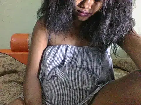 Snapshot of Hamie_sexy chatting on 02-16-25, 03:05 Hamie sexy online show from 02-16-25, 03:05