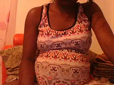 Snapshot of Hamie_sexy chatting on 03-14-25, 06:18 Hamie sexy online show from 03-14-25, 06:18