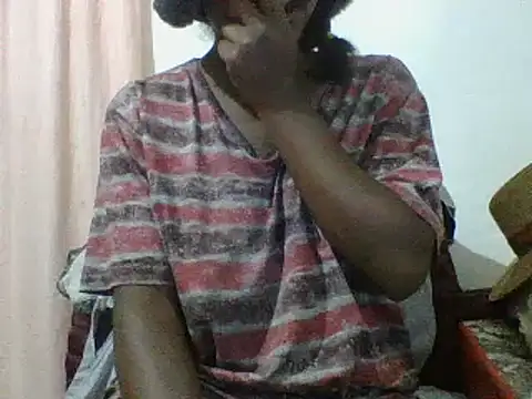 Snapshot of Hamie_sexy chatting on 09-15-25, 07:03 Hamie sexy online show from 09-15-25, 07:03