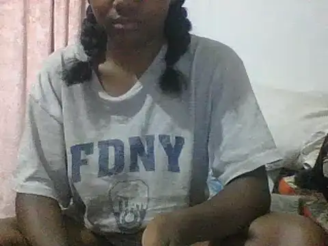 Snapshot of Hamie_sexy chatting on 11-07-25, 08:53 Hamie sexy online show from 11-07-25, 08:53