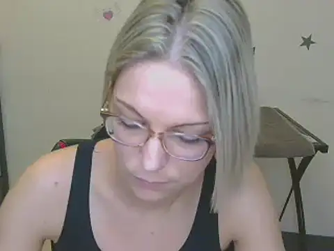 Snapshot of alixfeeling chatting on 01-09-25, 05:33 alixfeeling online show from 01-09-25, 05:33