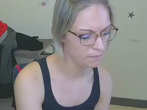 Snapshot of alixfeeling chatting on 01-20-25, 02:46 alixfeeling online show from 01-20-25, 02:46