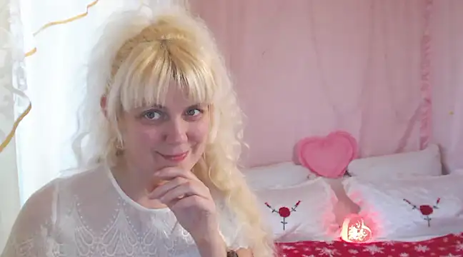 SunnySylvia online show from 01-06-25, 01:08
