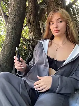 Snapshot of Night_dreams chatting on 09-13-25, 07:52 Night dreams online show from 09-13-25, 07:52