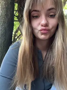 Snapshot of Night_dreams chatting on 09-15-25, 10:15 Night dreams online show from 09-15-25, 10:15