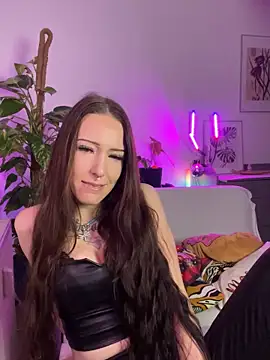 Trixie-Tainted online show from 12-09-24, 04:26