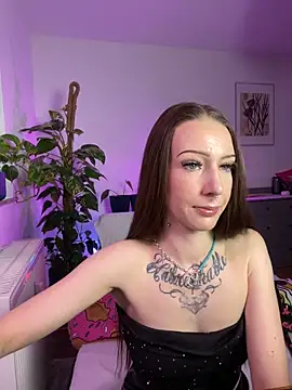 Trixie-Tainted online show from 12-10-24, 04:27