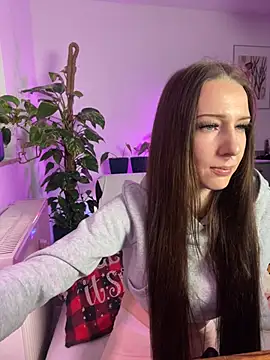 Trixie-Tainted online show from 12-19-24, 04:02