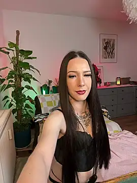 Trixie-Tainted online show from 03-04-25, 04:41