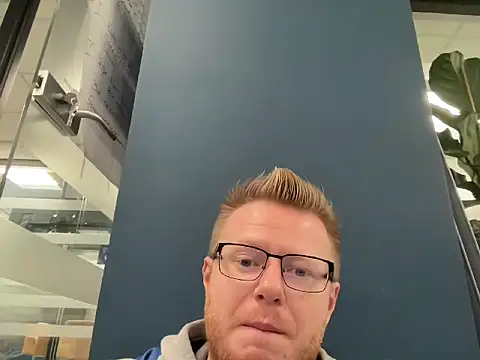 Snapshot of fmodel chatting on 01-23-25, 10:54 fmodel online show from 01-23-25, 10:54