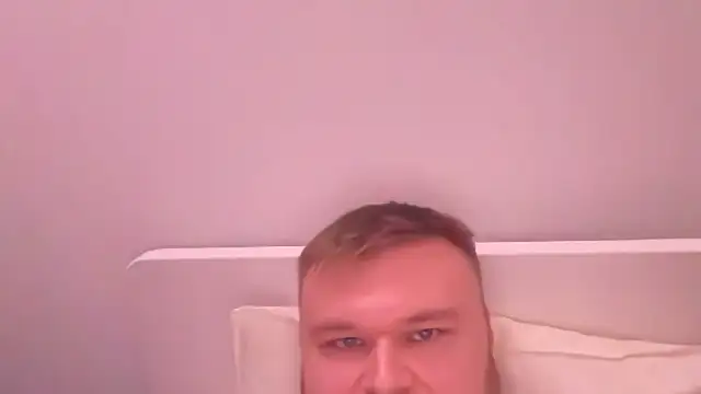 Snapshot of fmodel chatting on 12-04-25, 05:43 fmodel online show from 12-04-25, 05:43