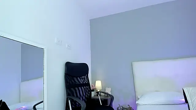 Snapshot of NataliaBuiles chatting on 09-11-25, 04:40 NataliaBuiles online show from 09-11-25, 04:40