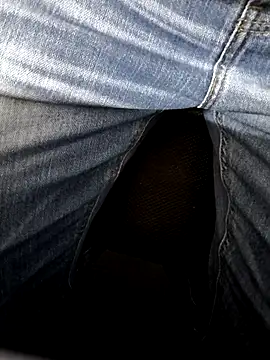 Leo Big online show from 11-25-25, 12:38