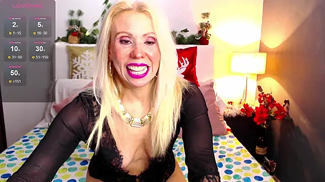 Luci evans online show from 12-12-24, 01:21